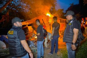 DIHADANG WARGA, SATRESNARKOBA POLRESTABES